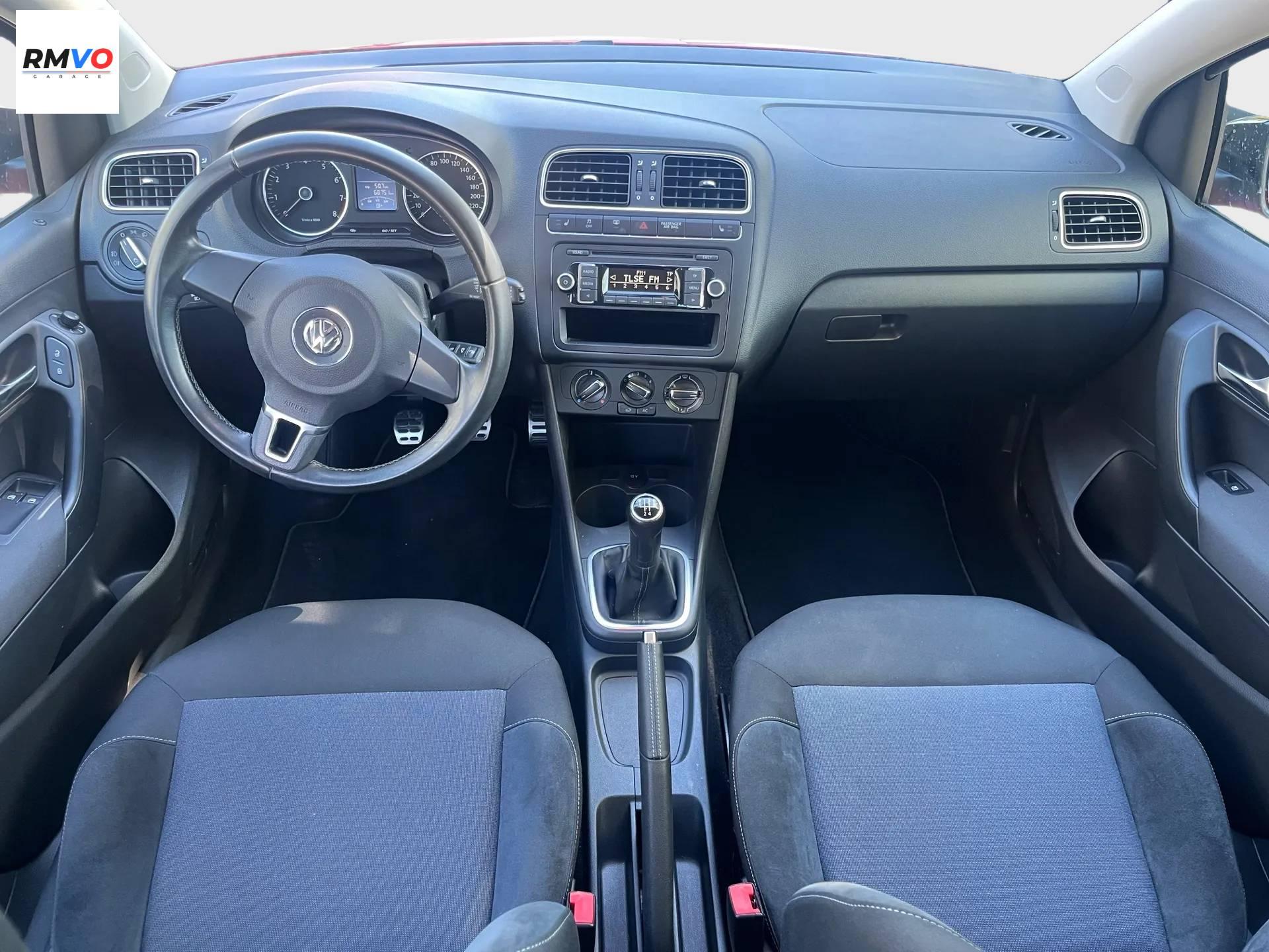 VOLKSWAGEN POLO